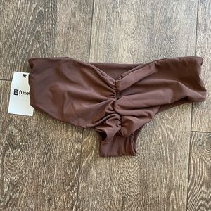 NWT fused hawaii scrunch butt bottom M brown